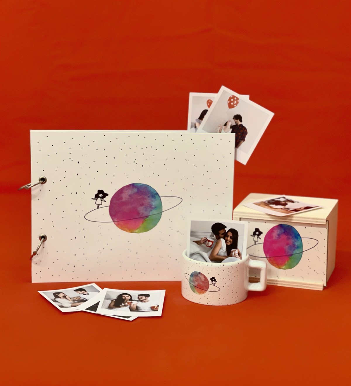 Kişiye Özel 20 Fotoğraflı Satürnlü Kız Tasarımlı Albüm Ve Kutulu Kupa Set GiftmodaGmhs100148