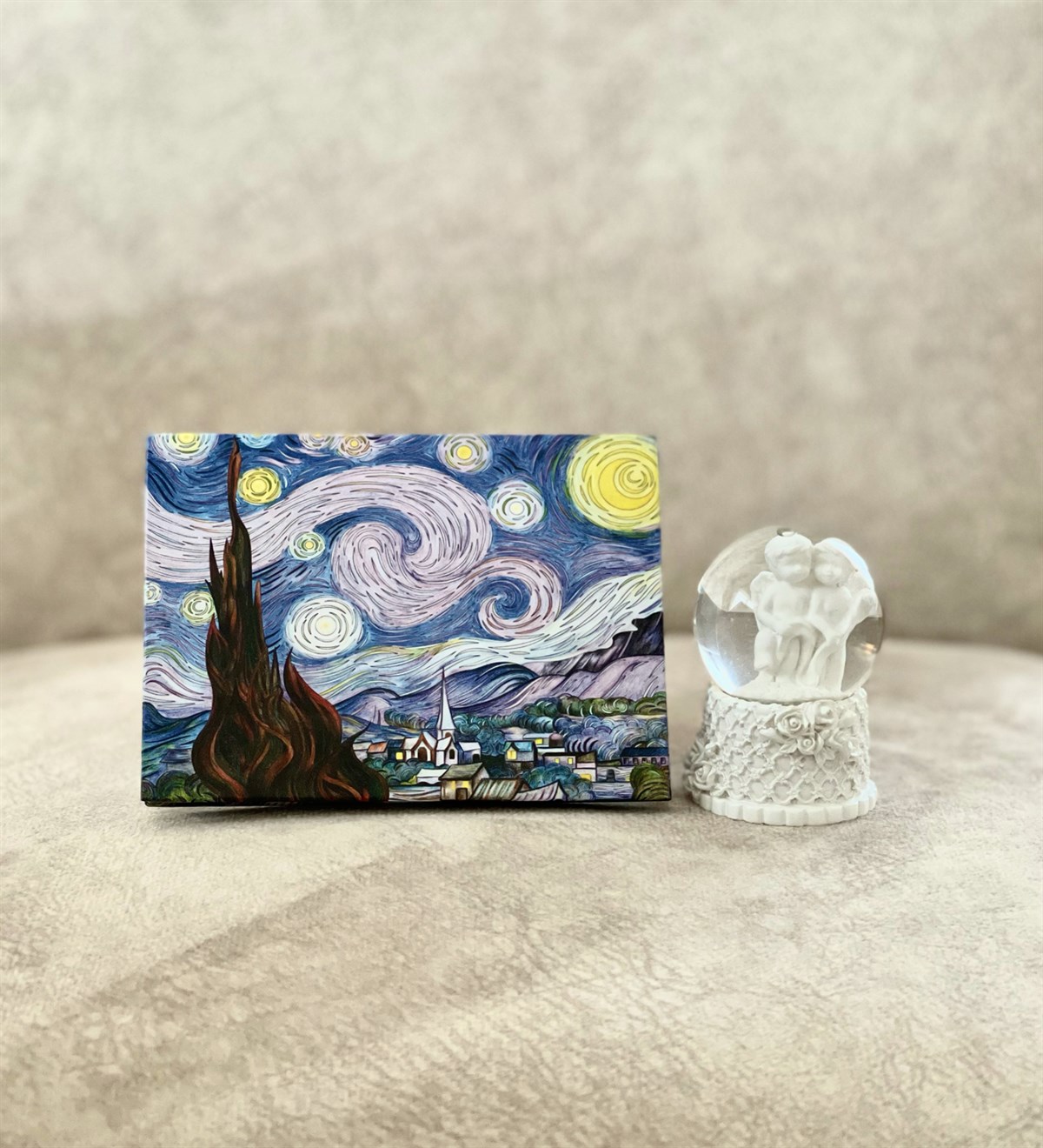 Kişiye Özel 6 Fotoğraflı Van Gogh Yıldızlı Gece Tasarımlı Mini Albüm Ve Mini Melek Kar Küresi SetGiftmodaGmhs100068