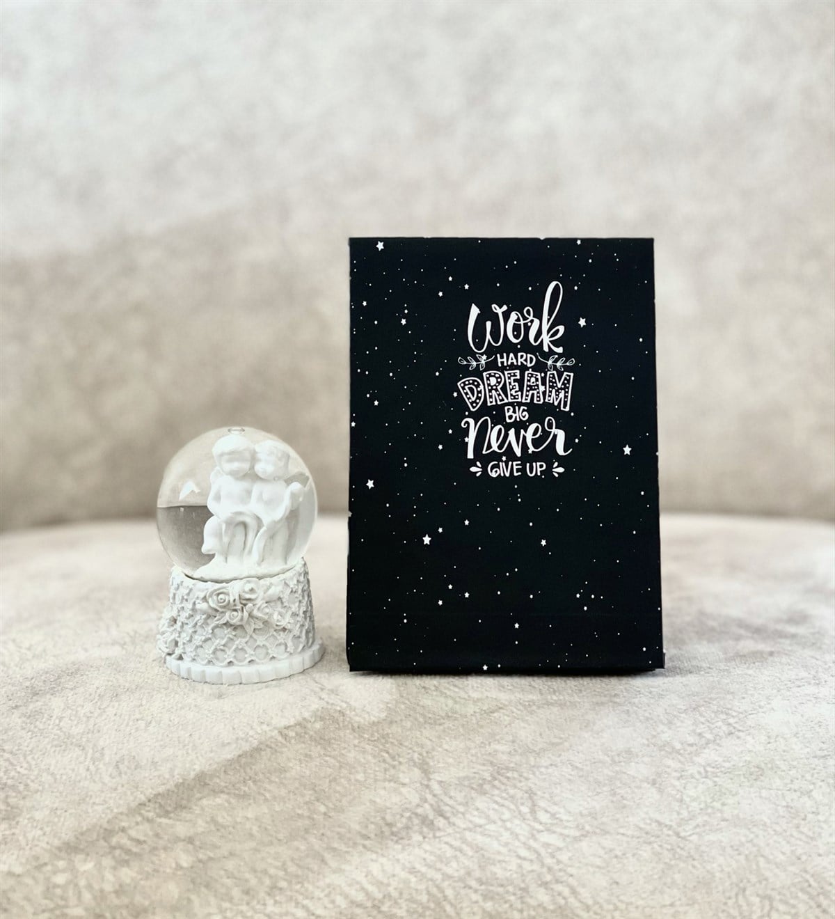 Kişiye Özel 6 Fotoğraflı Work Hard Dream Tasarımlı Mini Albüm Ve Mini Melek Kar Küresi SetGiftmodaGmhs100067