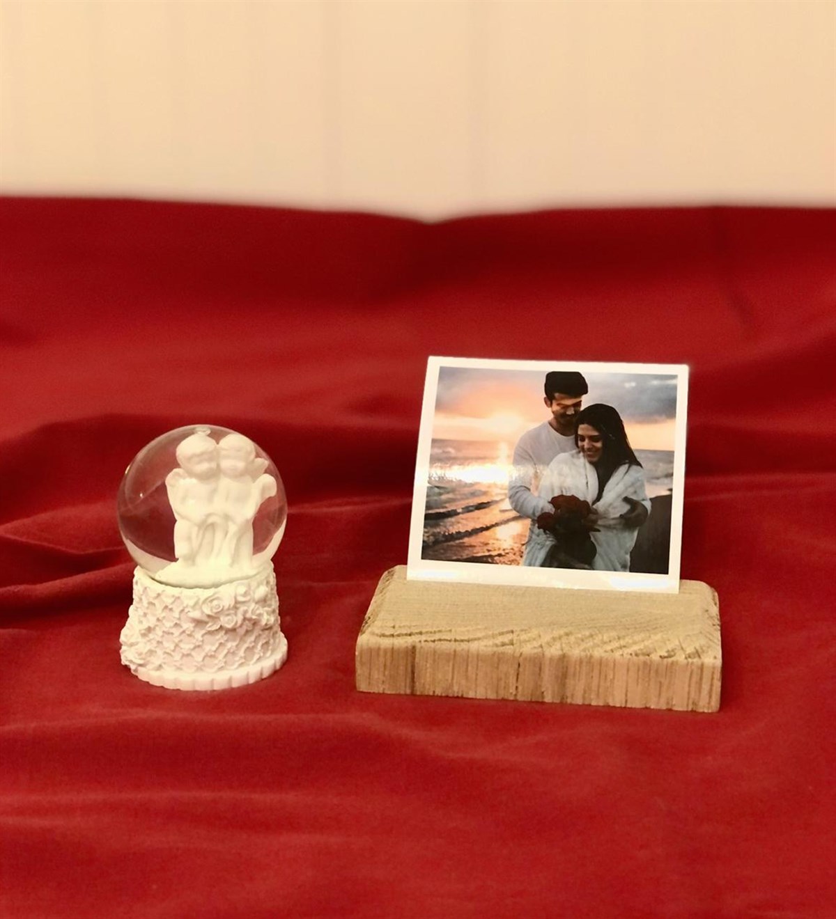 Kişiye Özel Ahşap Fotoğraf Tutucu Ve Melek Mini Kar Küresi SetGiftmodaGmhs100044