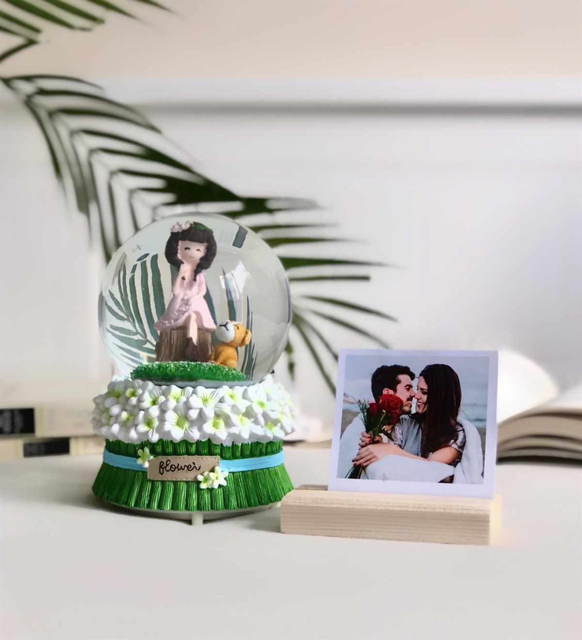 Kişiye Özel Ahşap Fotoğraf Tutucu Ve Sevgilisini Bekleyen Aşık SetGiftmodaKo-Foto-Gm-1285-Kedili-Set