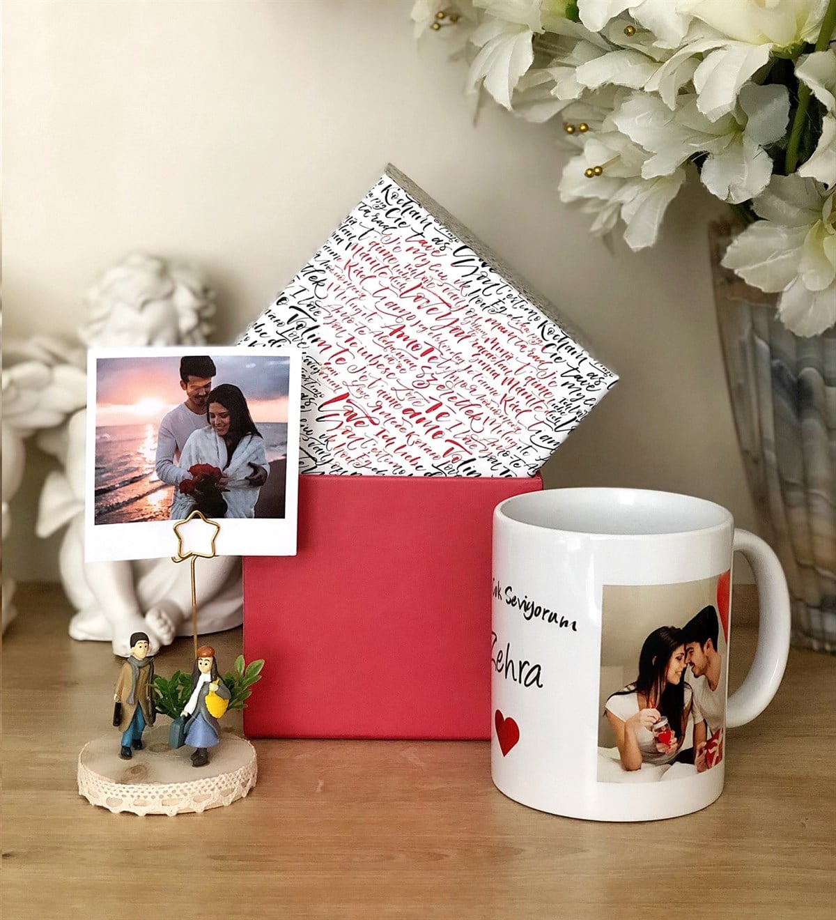 Kişiye Özel Aşıklar Poloroid Fotoğraflı Hediye Kutulu KupalıGiftmodagm-1339&yazılı-2-foto-li-kupa