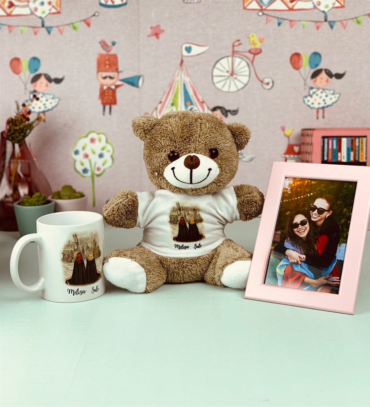 Kişiye Özel Best Friend Kupa Ayıcık Ve Fotoğraf ÇerçevesiGiftmodaBest-Friend-Kupa-Ayıcık-Ve-Fotoğraf-Çerçevesi-3