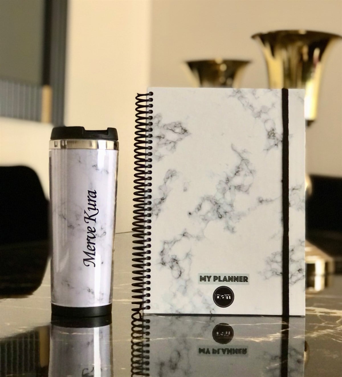 Kişiye Özel Beysz Mermer Tasarımlı Mug Bardak Ve Tarihsiz Haftalık PlanlayıcıGiftmoda Beyaz-Mermer-Mug-Defter-Ko