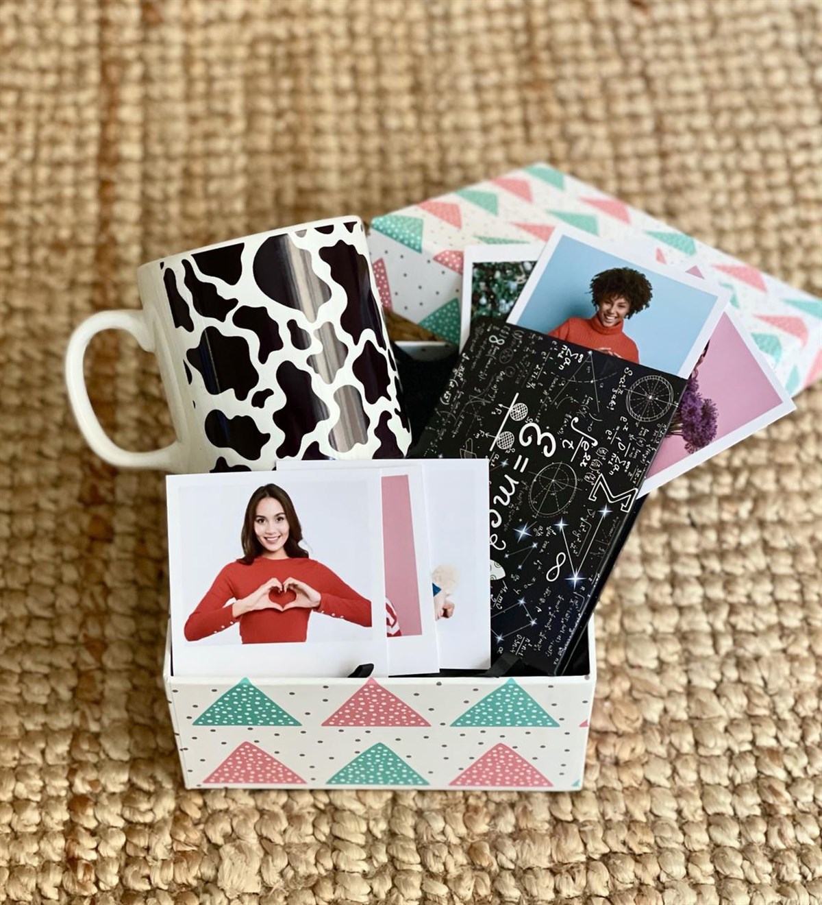 Kişiye Özel Emc2 Tasarımlı Mini Albüm İnek Kupa Mini Hediye SetiGiftmodaGmhs100382