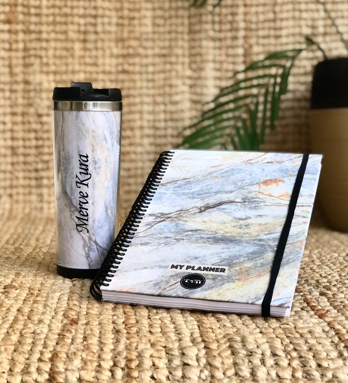Kişiye Özel Gri Mermer Tasarımlı Mug Bardak Ve Tarihsiz Haftalık Planlayıcı Giftmoda Gri-Mermer-Mug-Defter-Ko