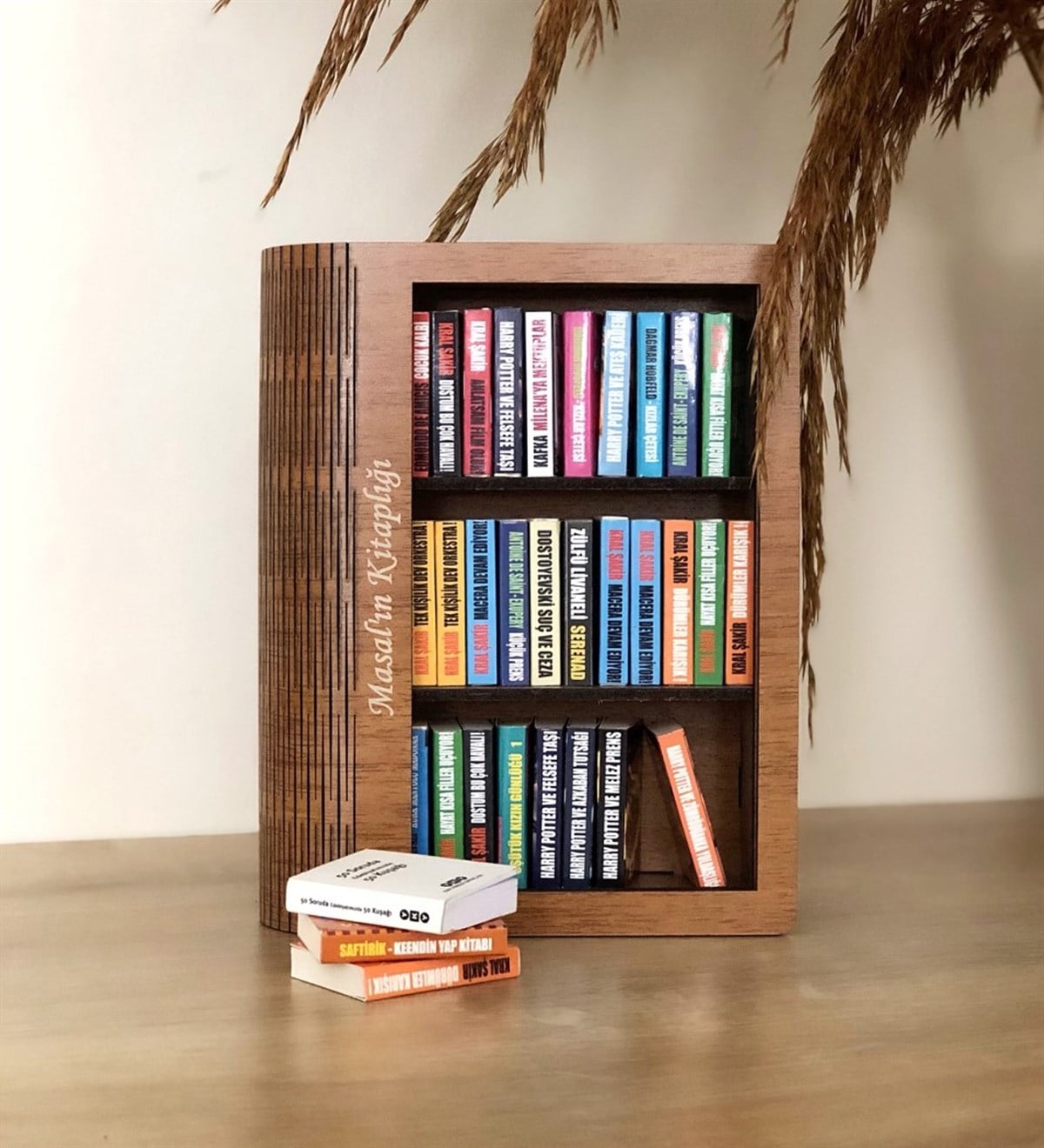Kişiye Özel Mini Kokulu Kitaplı Ahşap Masa Üstü KitaplıkGiftmodaKişiye-Özel-mini-kitaplık