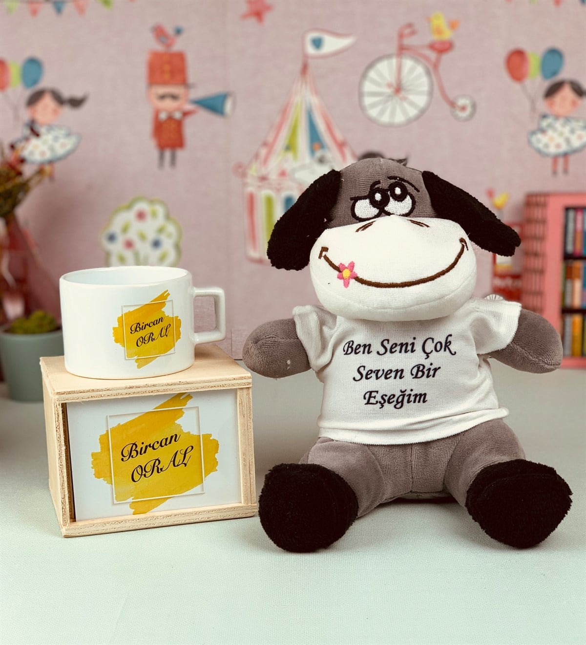 Kişiye Özel Seni Seven Eşeğim Tasarımlı Kutulu Kupa Ve Peluş EşekGiftmodaEşek-kupa