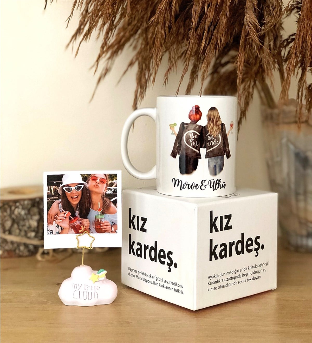 Kız Kardeş Tasarımlı Hediye Kutulu Kupa ve Bulut Fotoğraf TutucuGiftmodakız-kardeş-beyaz