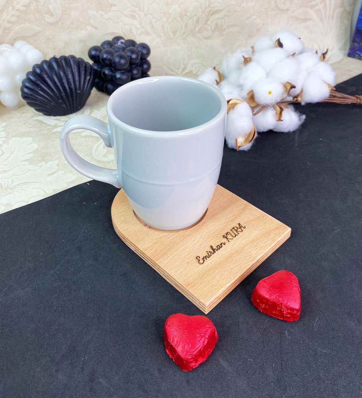 Kişiye Özel Ahşap Servis Tabaklı Gri Bulut Kupa SetgiftmodaGmkp100584