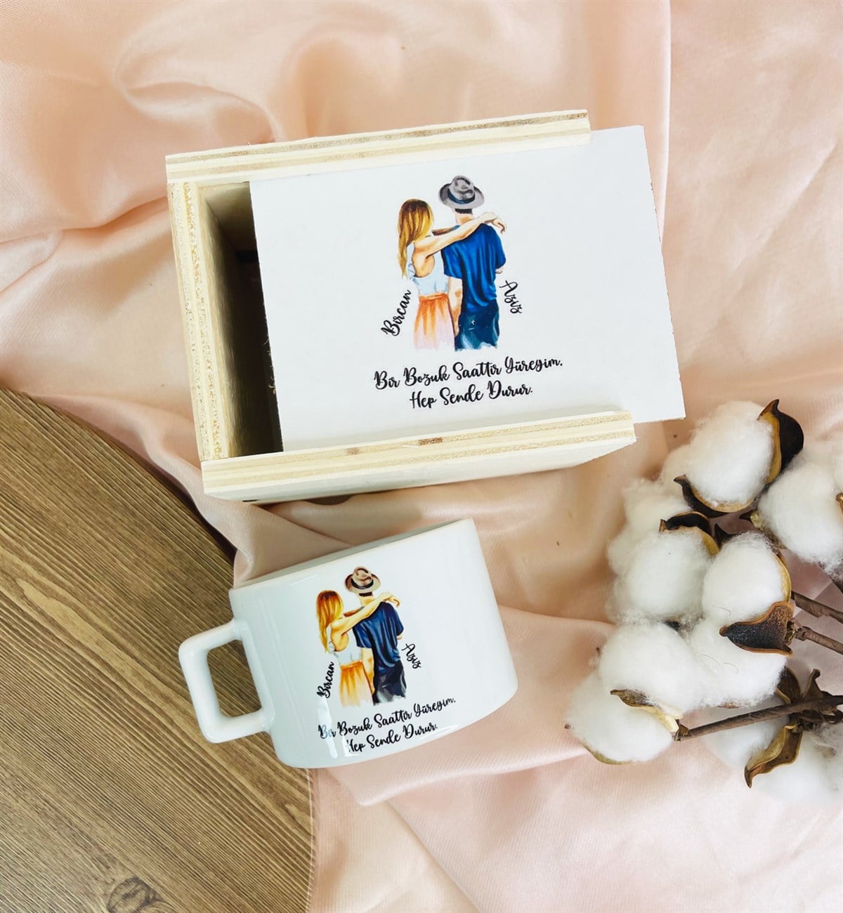 Kişiye Özel Aşıklar Tasarımlı Kutulu KupagiftmodaGmkp100393