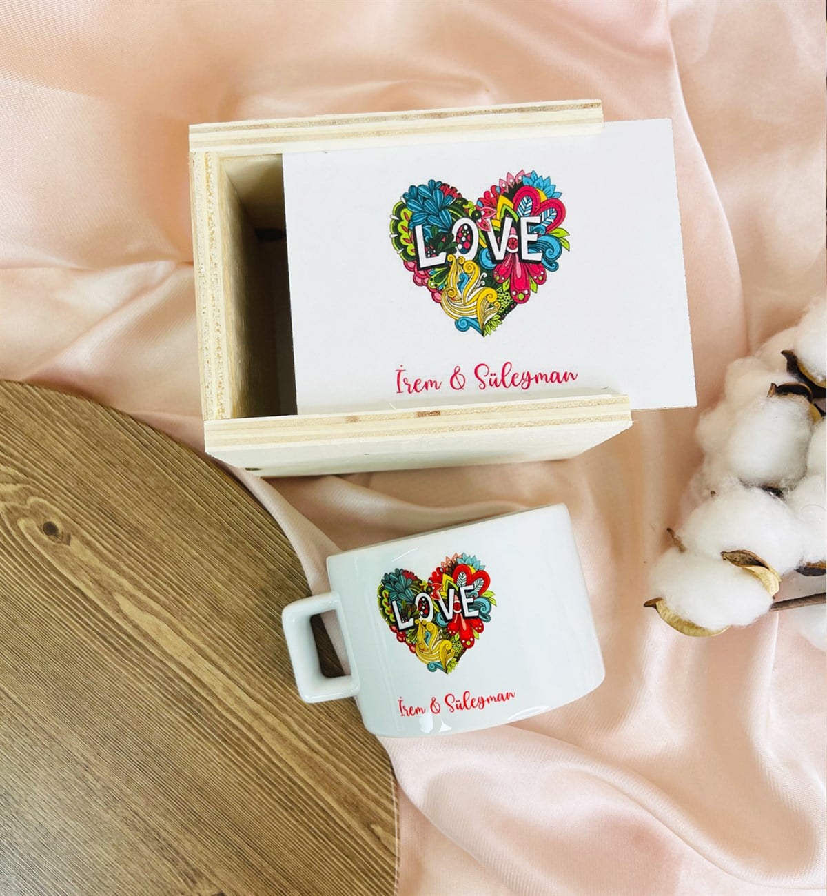 Kişiye Özel Love Kalp Tasarımlı Kutulu KupagiftmodaGmkp100388
