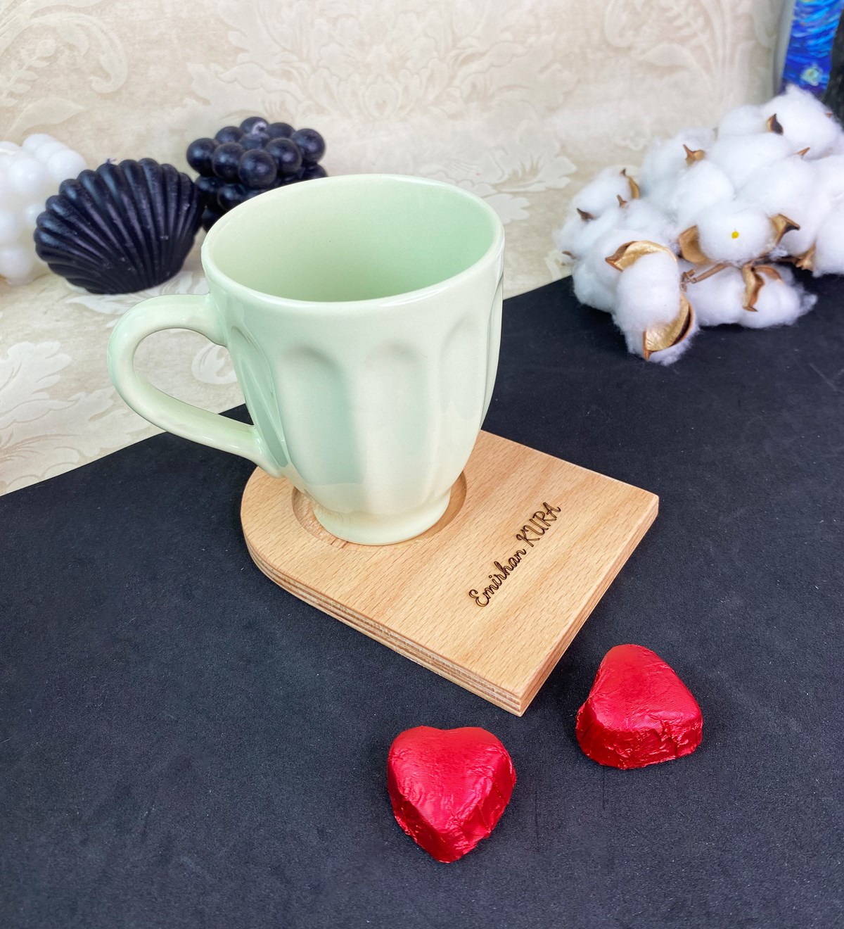 Kişiye Özel Ahşap Servis Tabaklı Badem Kupa SetgiftmodaGmkp100585