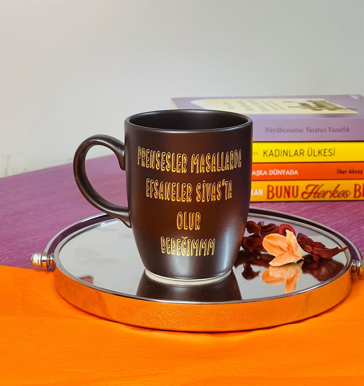 Prensesler Masalda Efsaneler Sivas'Ta Olur Gold Yazı Tasarımlı Siyah 9 Cm Kupa BardakgiftmodaGmkp100237