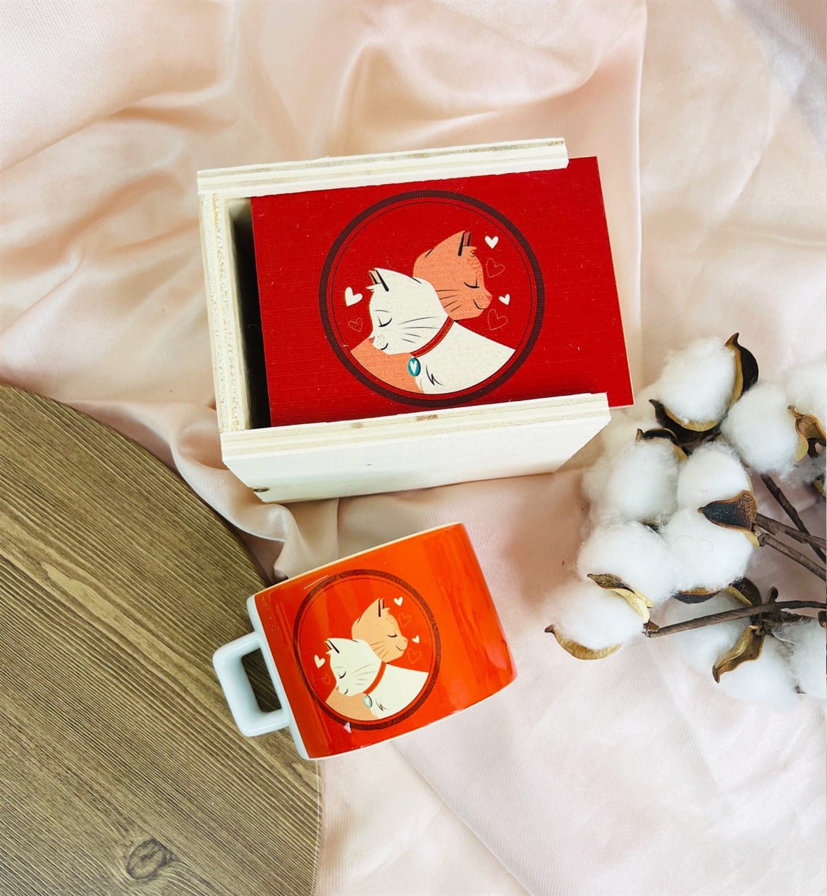 Sevimli Aşık Kediler Tasarımlı Kutulu KupagiftmodaGmkp100396