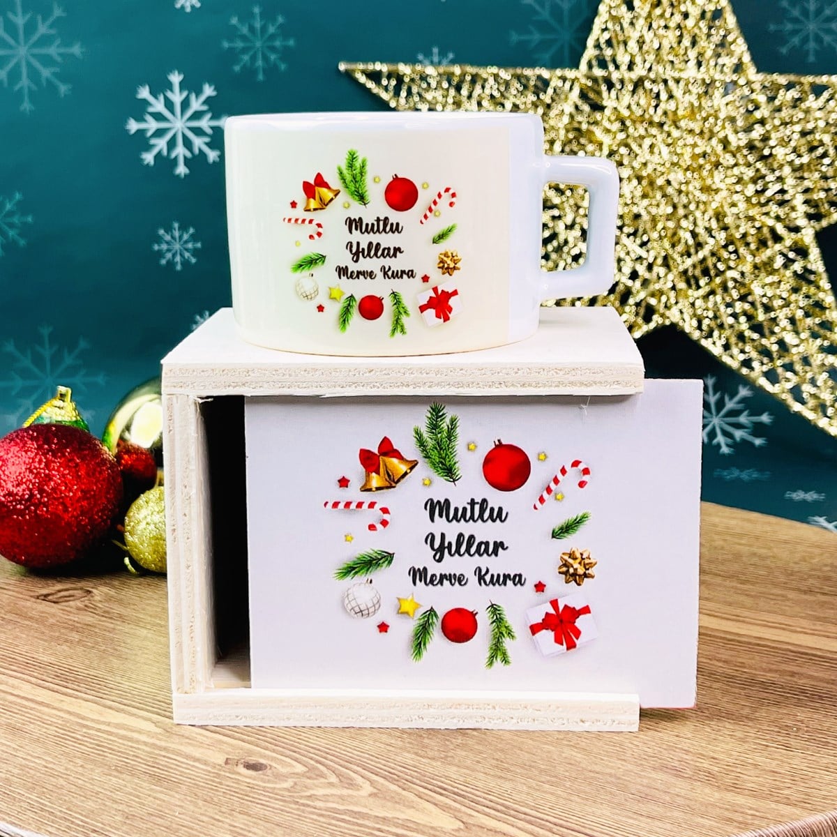 Kişiye Özel Mutlu Yıllar Yılbaşı Tasarımlı Kutulu KupagiftmodaGmkp100367