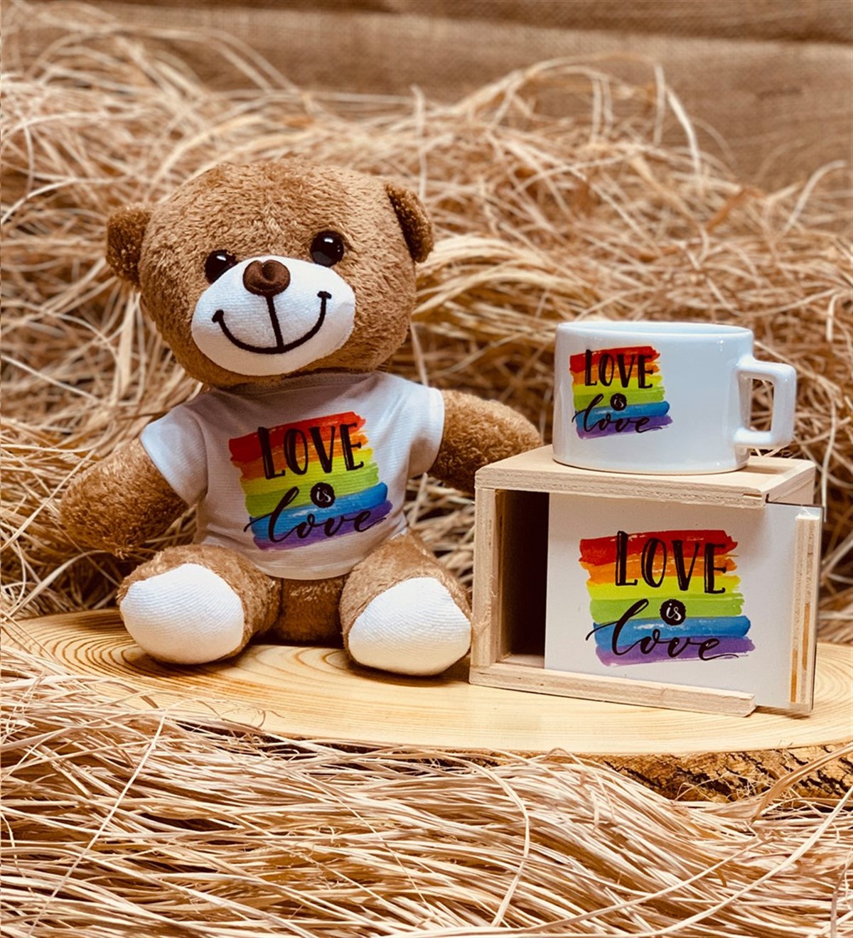Love İs Love Ahşap Kutulu Kupa Ve Pelüş Ayıcık Hediye Seti Giftmodaloveislove-kupa-pelüş