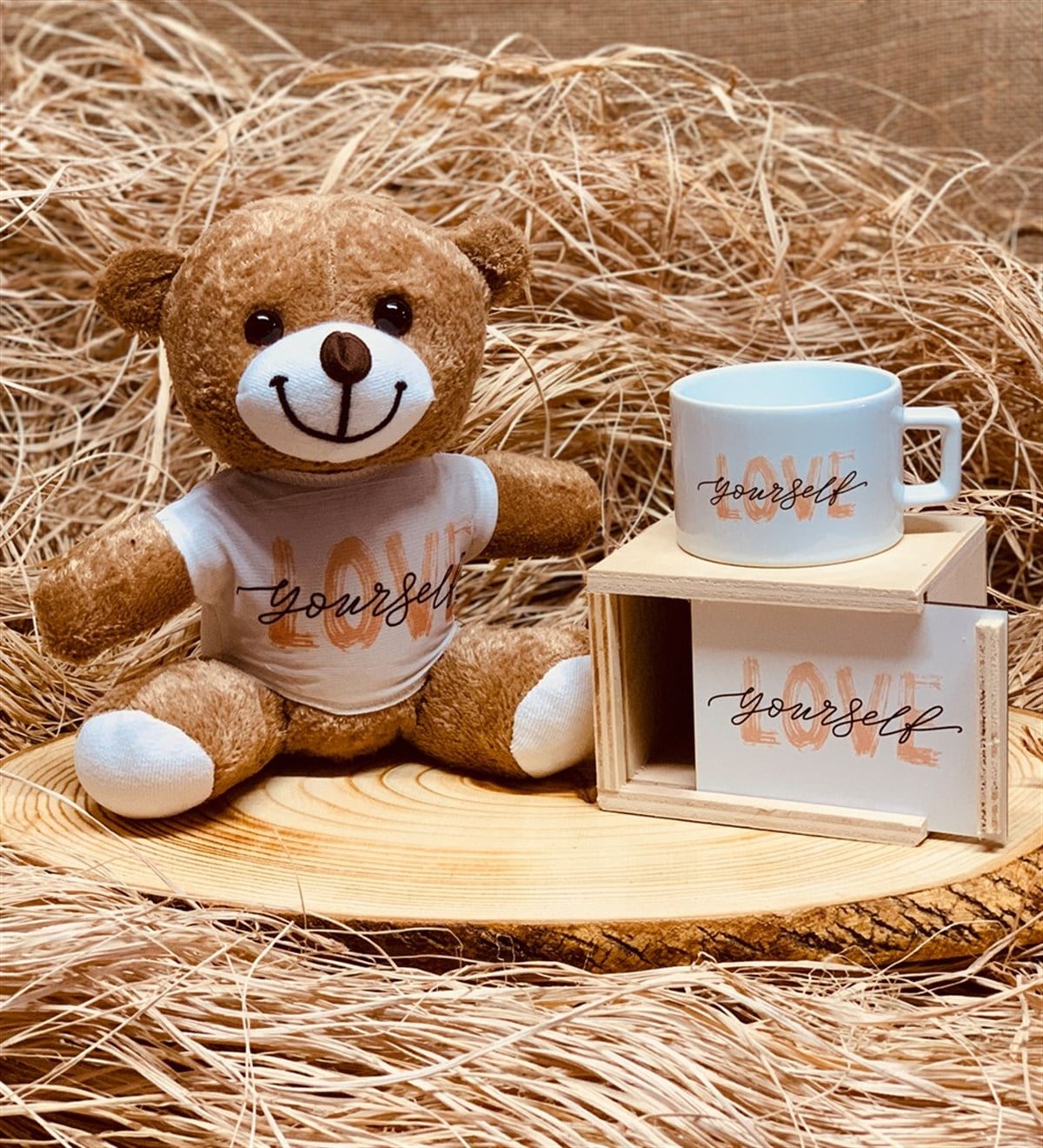 Love Your Self Ahşap Kutulu Kupa Ve Pelüş Ayıcık Hediye Seti Giftmodalove-your-self-kupa-pelus