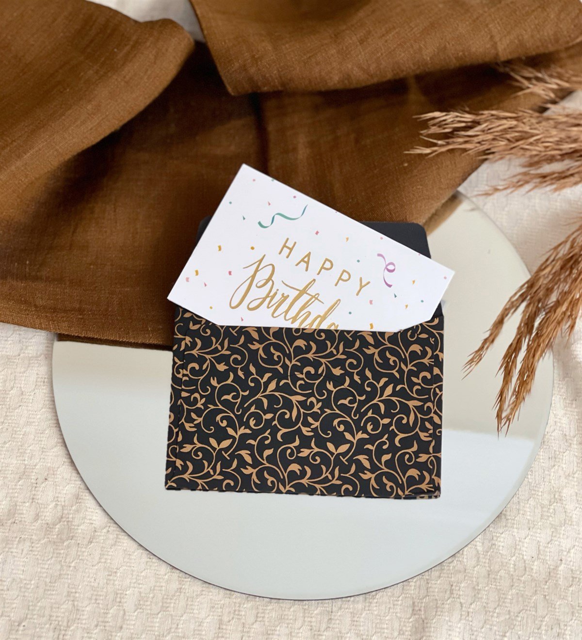Happy Birthday Tasarımlı Gold Siyah Zarflı Mesaj KartıgiftmodaGmmsj00003