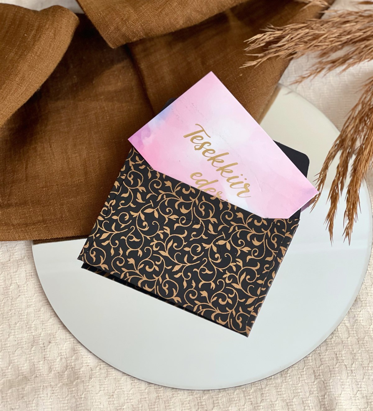 Teşekkür Ederim Tasarımlı Gold Siyah Zarflı Mesaj KartıgiftmodaGmmsj00001