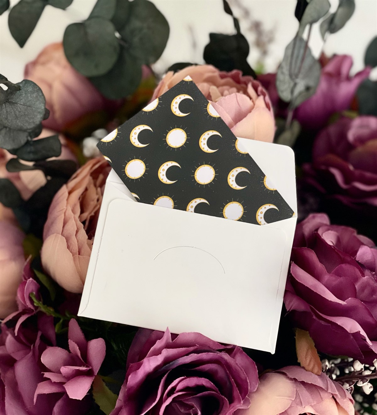 Güneş Ay Tasarımlı Beyaz Zarflı Mesaj KartıgiftmodaGmmsj00015