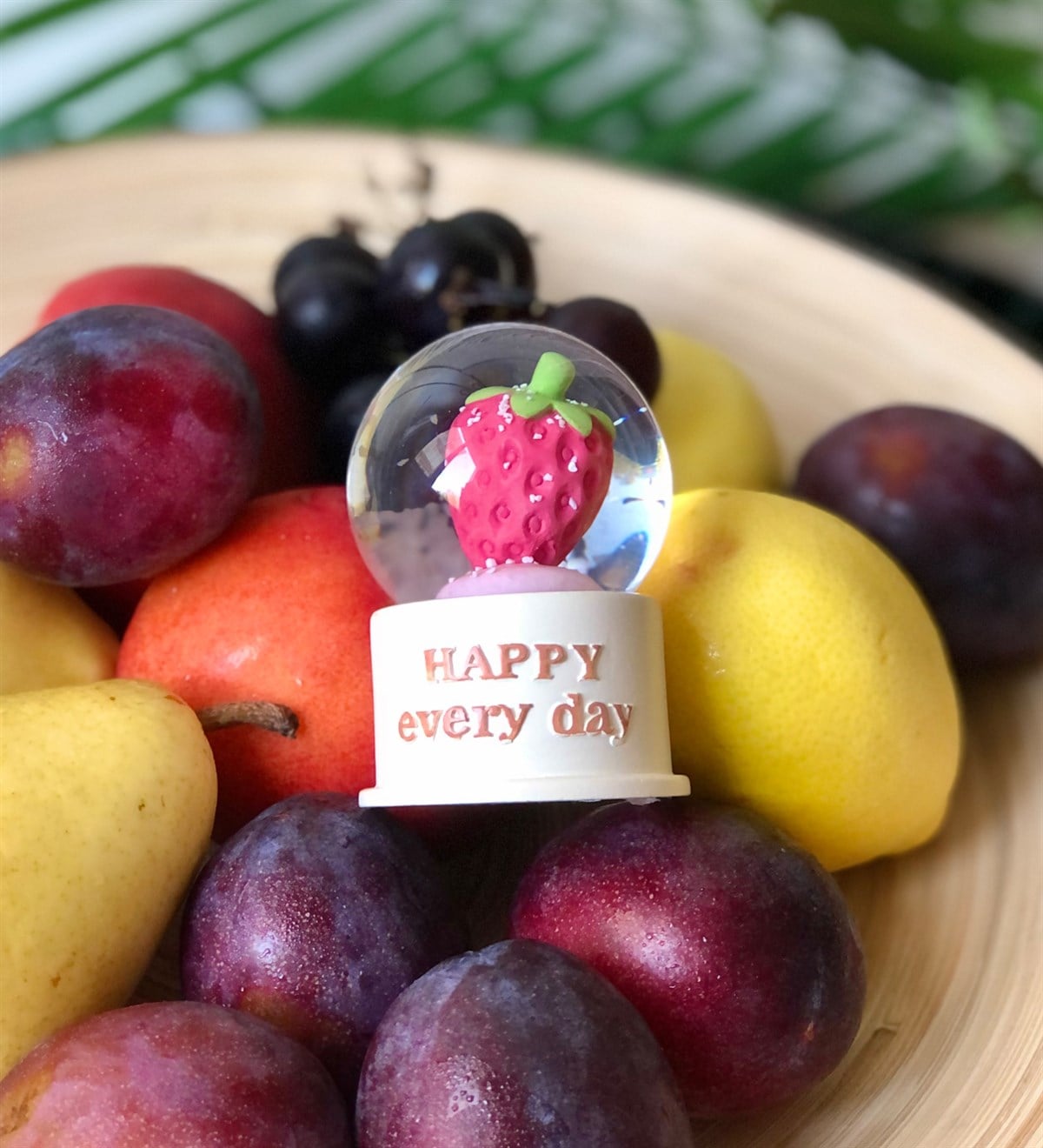 Mini Boy Çilek Işıklı Kar KüresiGiftmodaMeyve-Cilek