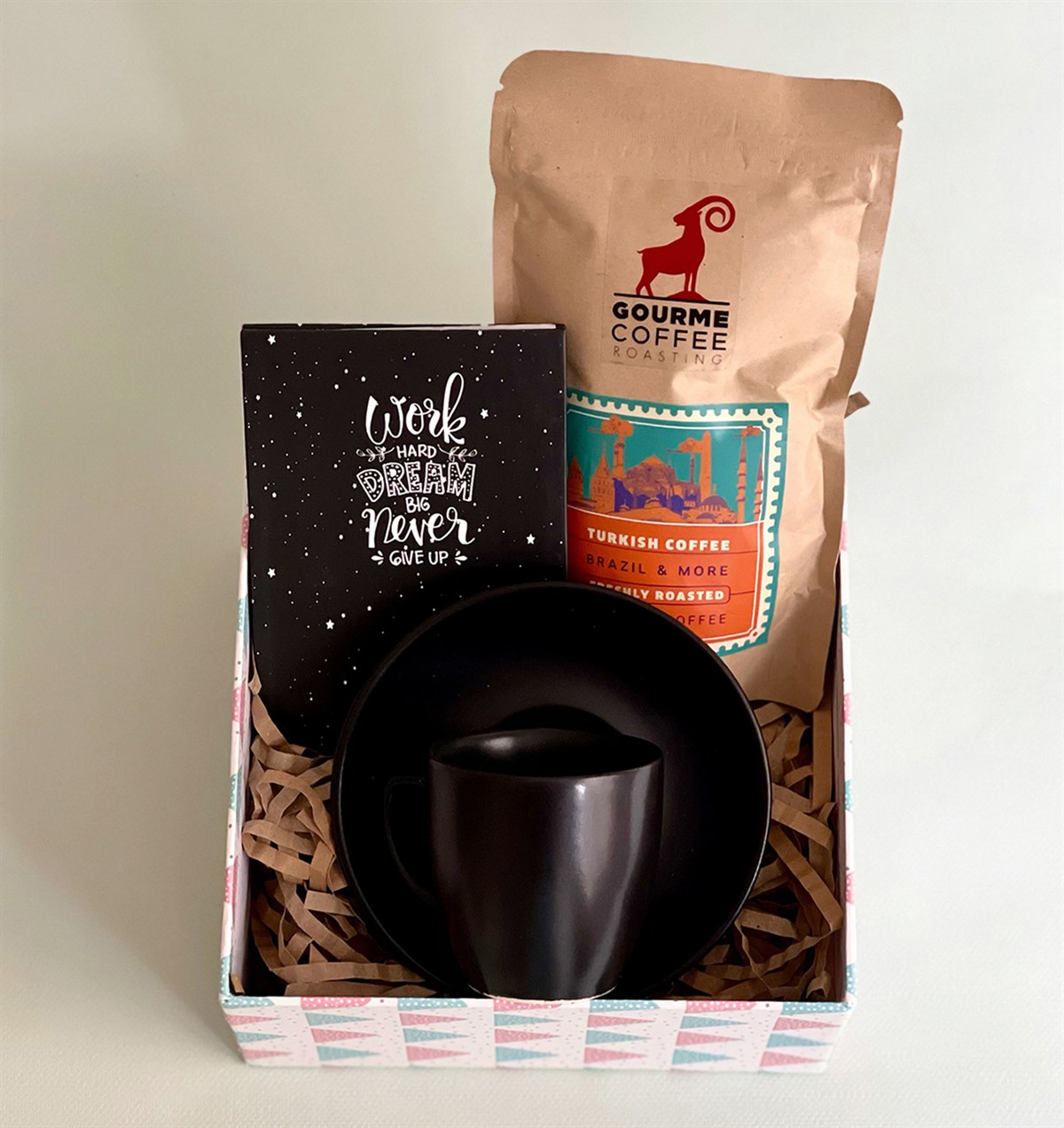 Türk Kahvesi Fincanı Work Hard Dream Mini Fotoğraf Albümü ve Türk Kahvesi Mini Hediye Seti GiftmodaGmhs100982