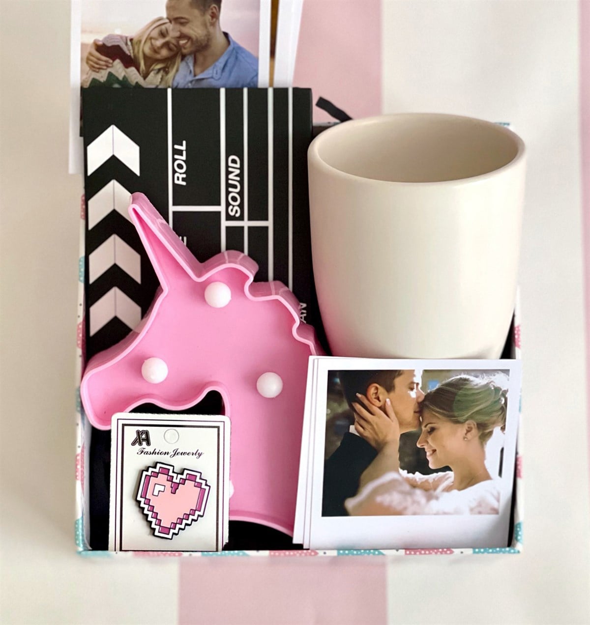 Kişiye Özel Fotoğraflı Unicorn Led Lamba Rozet ve Klaket Mini Fotoğraf Albümü Hediye SetiGiftmodaGmhs101032