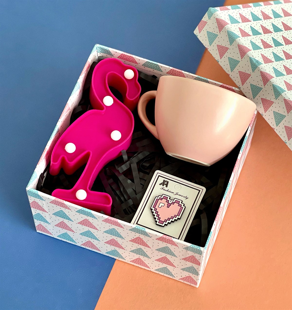 6 cm Kupa Rozet ve Led Lamba Mini Hediye SetiGiftmodaGmhs100967