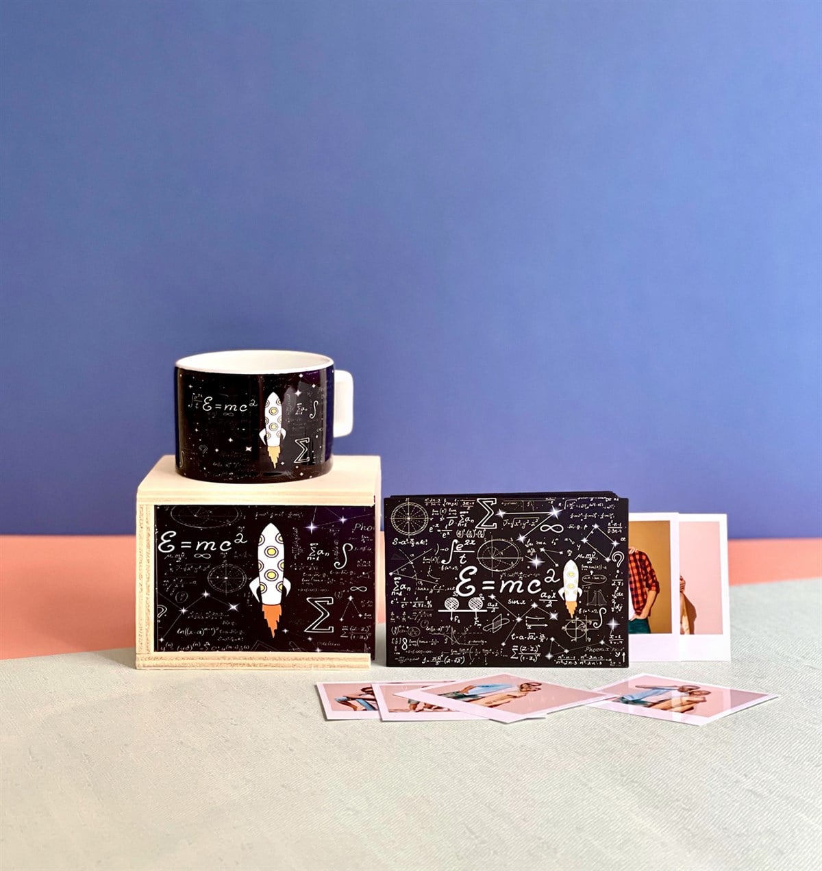 Kişiye Özel Fotoğraflı Emc2 Tasarımlı Mini Fotoğraf Albümü ve Kutulu Kupa GiftmodaGmhs101066