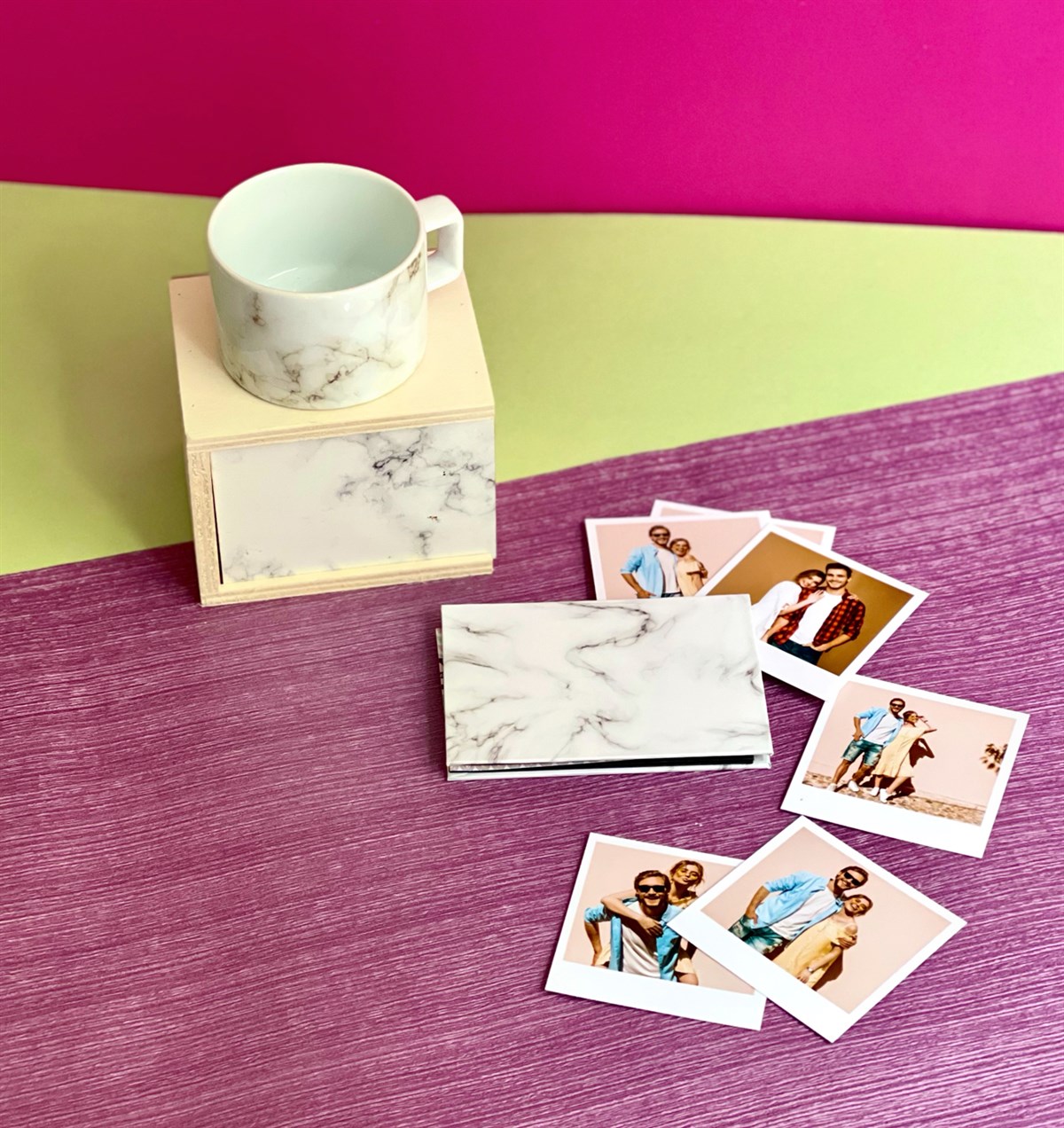 Kişiye Özel Fotoğraflı Beyaz Mermer Tasarımlı Mini Fotoğraf Albümü ve Kutulu Kupa GiftmodaGmhs101070