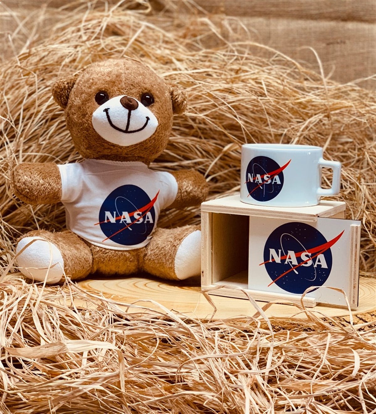 Nasa Pelüş Ayıcık Ve Ahşap Kutulu Kupa Seti Arkadaşa HediyeGiftmodanasa-kupa-pelüş