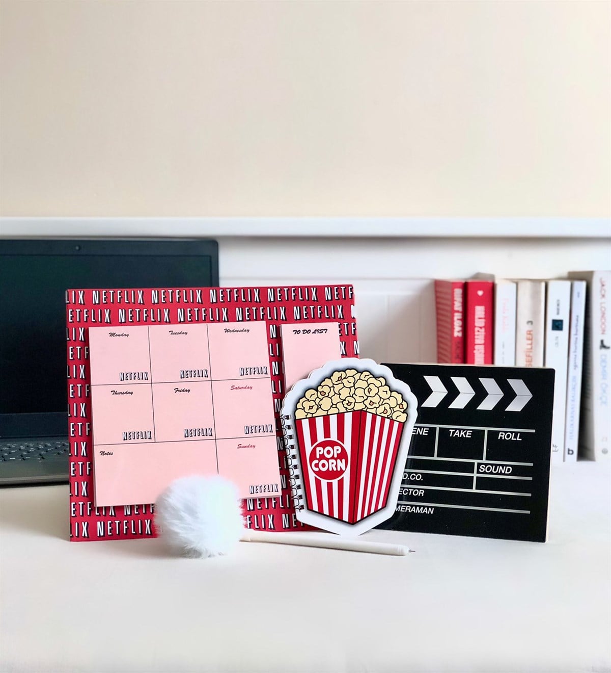 Planner Şekilli Defter Ve Kalem Kırtasiye SetiGiftmodaNetflix-Plnr-Msr-Def-Klkt-Def-Klm