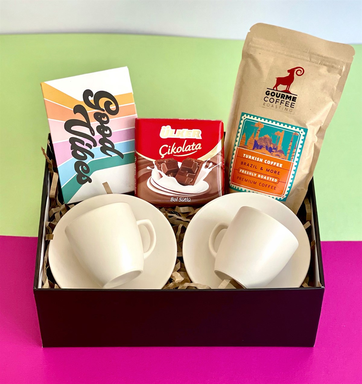 Özel Kutusunda 2'li Türk Kahvesi Fincanı Good Vibes Mini Fotoğraf Albümü Çikolata ve Türk Kahvesi GiftmodaGmhs100990