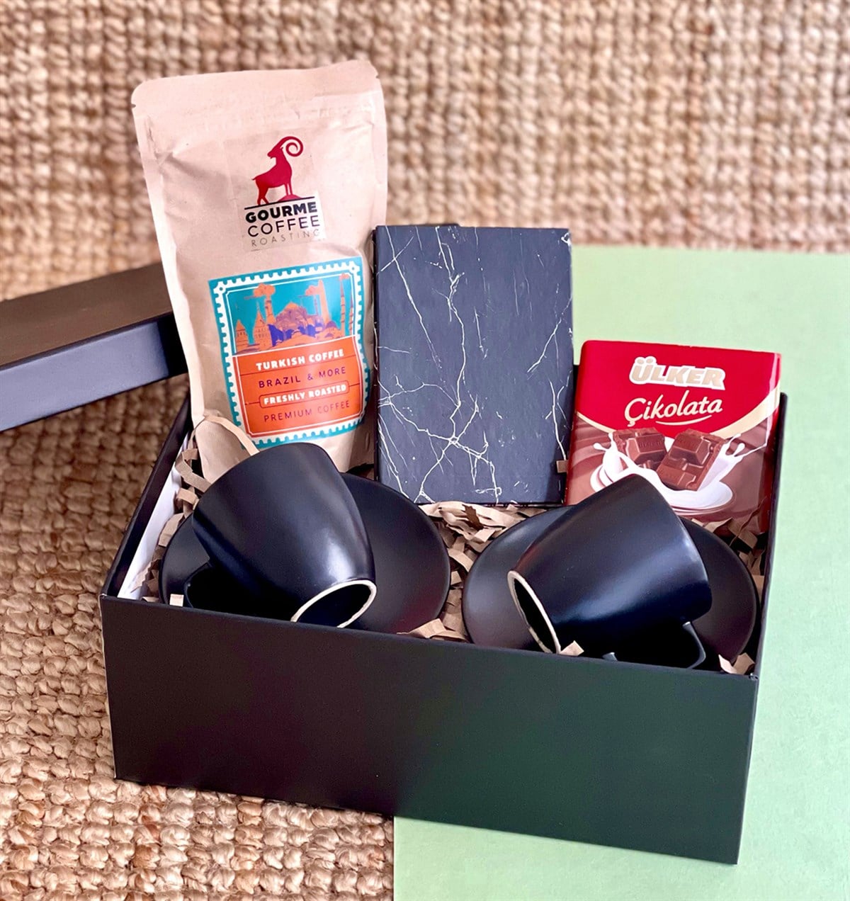 Özel Kutusunda 2'li Türk Kahvesi Fincanı Siyah Mermer Mini Fotoğraf Albümü Çikolata ve Türk Kahvesi GiftmodaGmhs101001