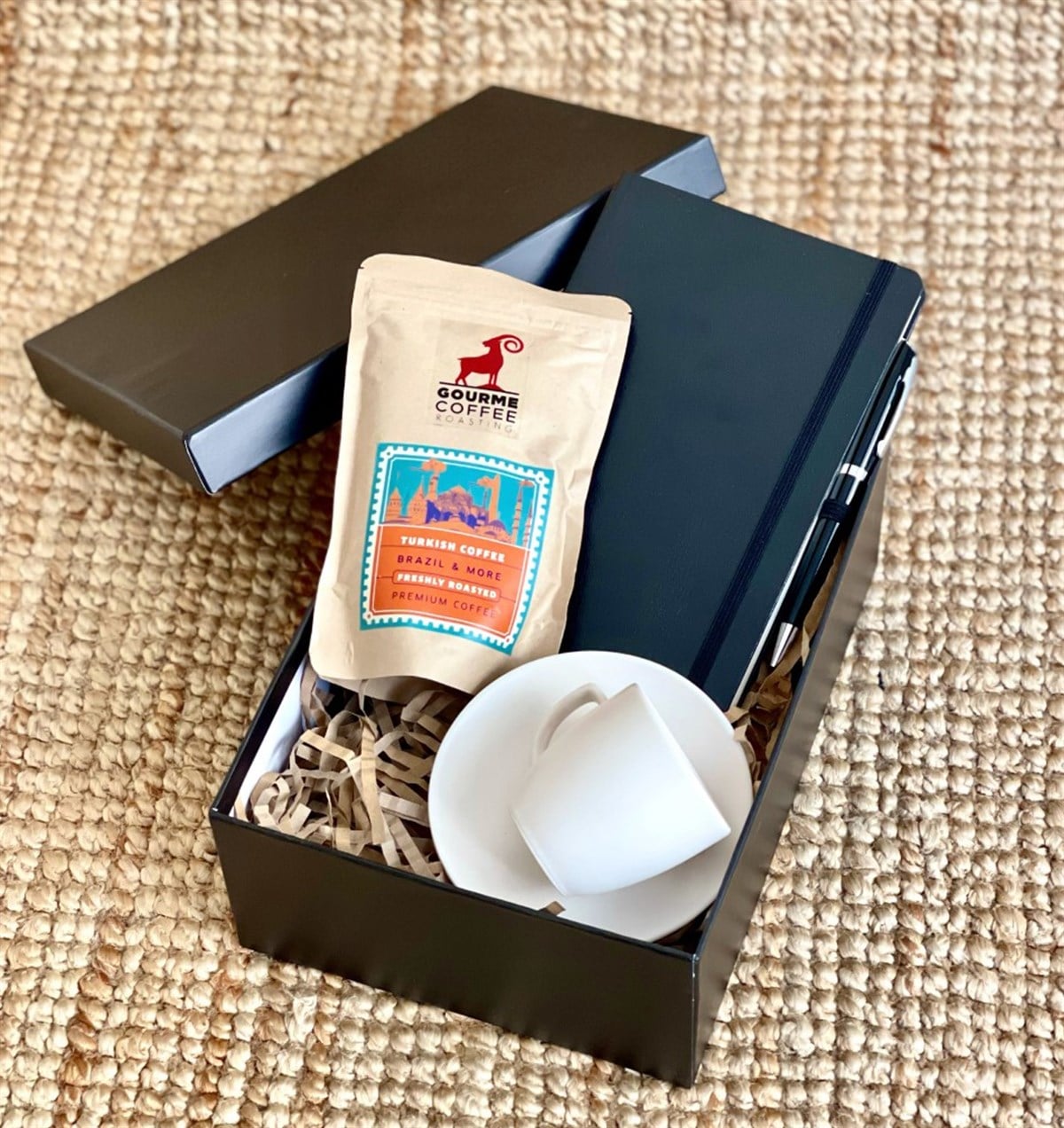 Özel Kutusunda Türk Kahvesi Fincanı Siyah Deri Defter Kalem ve Türk Kahvesi Seti GiftmodaGmhs100965