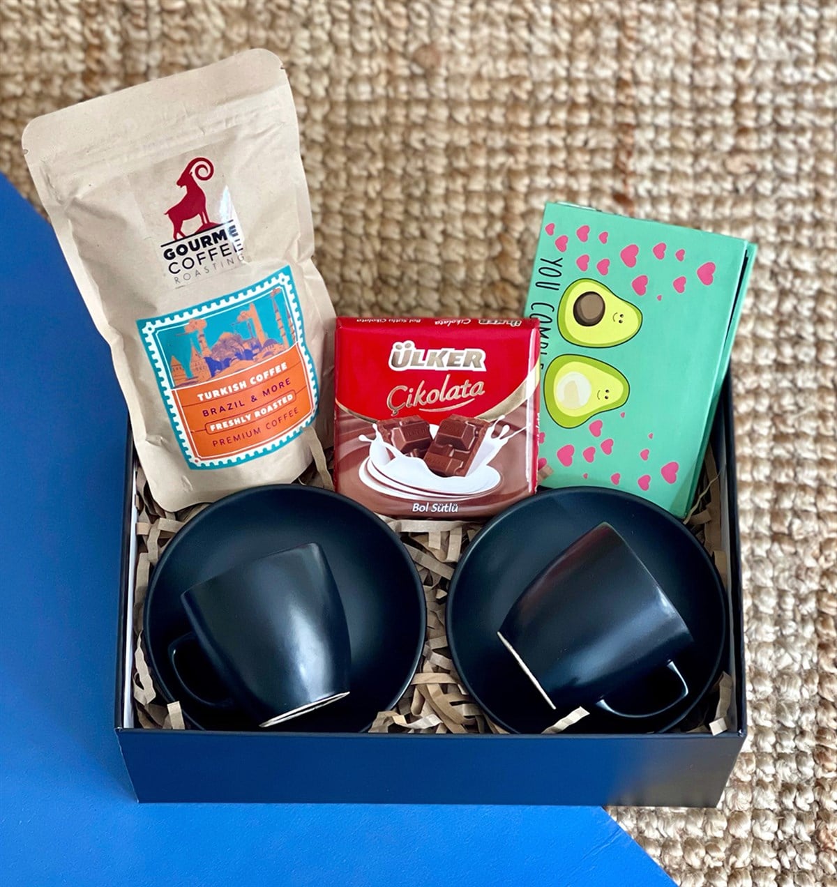 Özel Kutusunda 2'li Türk Kahvesi Fincanı Avokado Beni Tamamlıyorsun Mini Fotoğraf Albümü Çikolata ve Türk Kahvesi GiftmodaGmhs100995