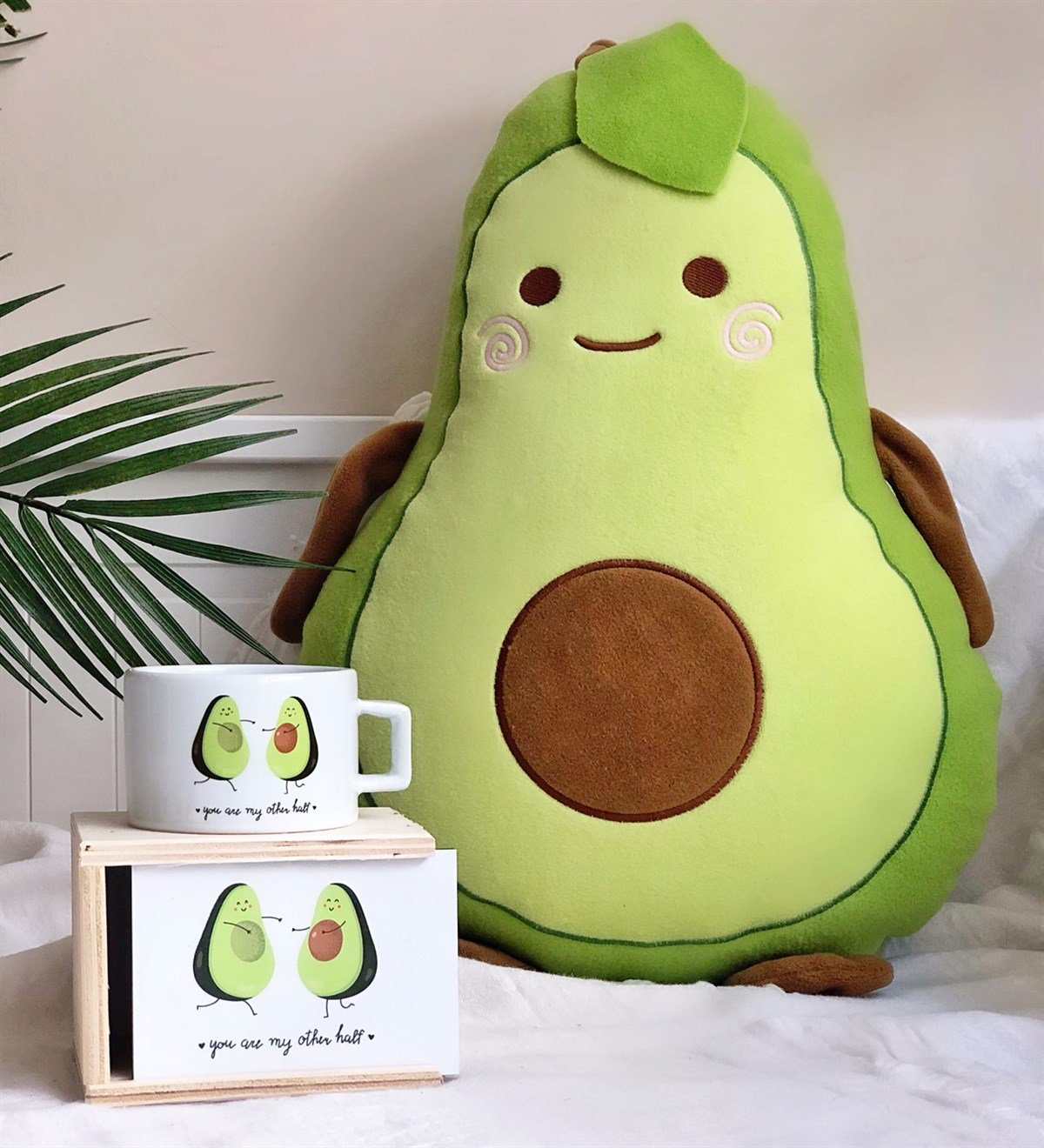 Sen Benim Diğer Yarımsın Ahşap Kutulu Kupa Ve Avocado YastıkGiftmodaakk-sen-benim-yarımsın-Avokado-Yastık