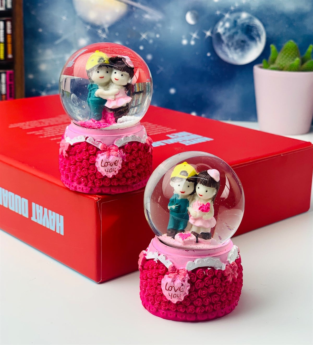 Sevimli Aşıklar Kurdele Tasarımlı Kar KüresiGiftmodaSag-1583-AB