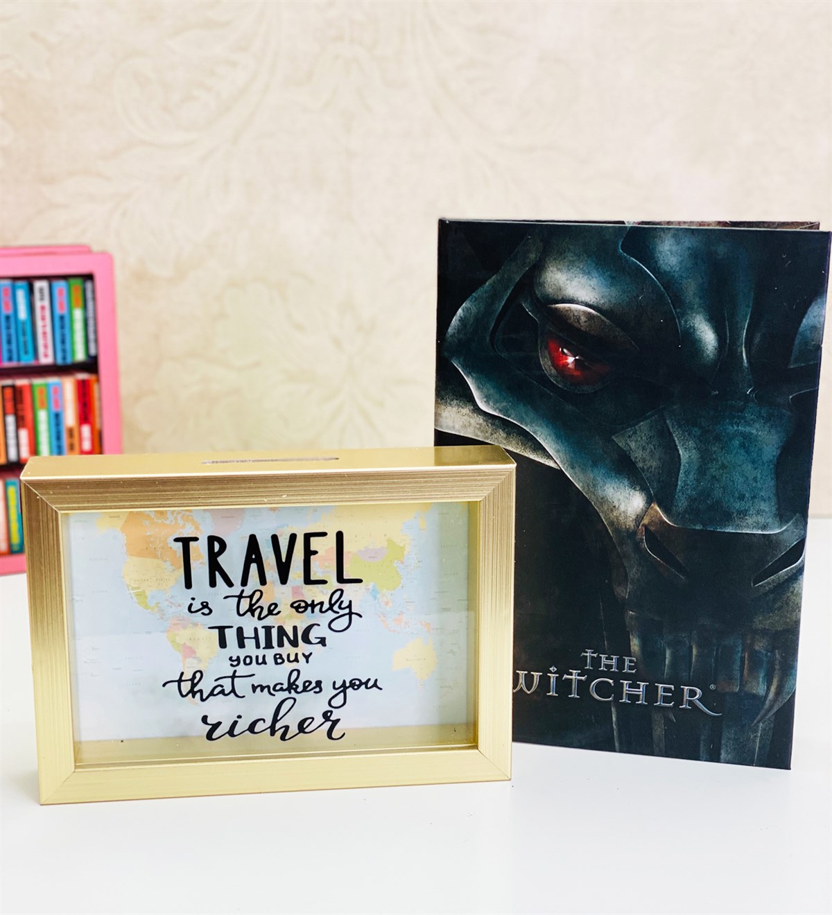 Travel Journel Tasarımlı Kumbara Ve Witcher Lastikli DefterGiftmodaGM-2140-Witcher-Defter-Set