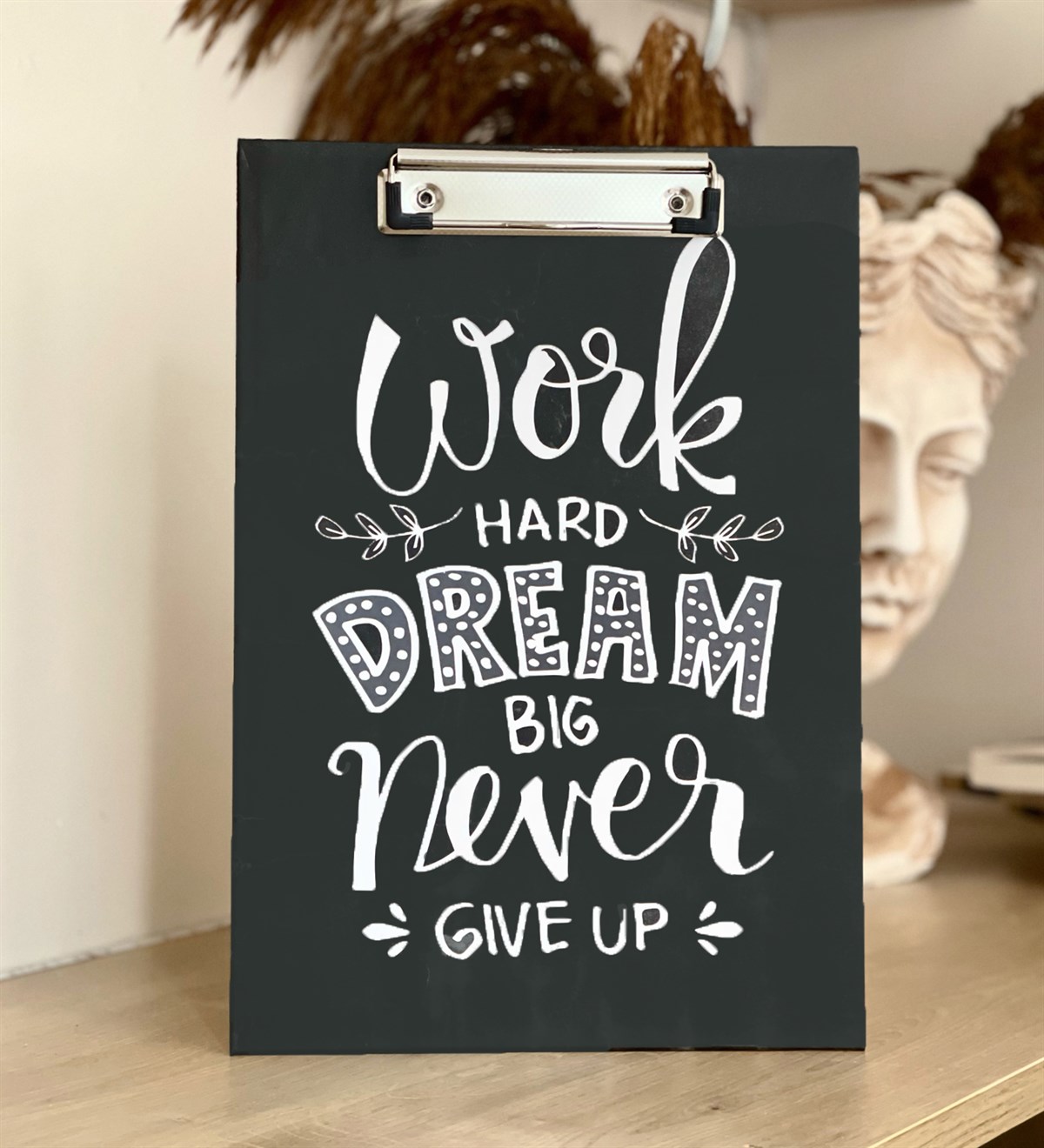 Work Hard Dream Tasarımlı Sekreterlik	GiftmodaWork-Hard-Dream-Sekreterlik