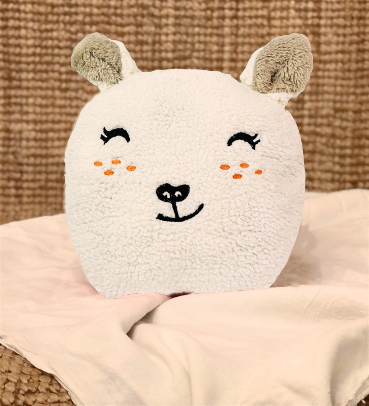 Sevimli Kuzu Tasarımlı Peluş YastıkgiftmodaGmy100020