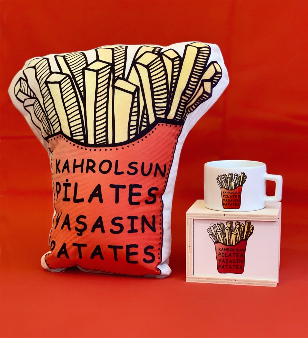  Kahrolsun Pilates Yaşasın Patates Tasarımlı Yastık Ve Kutulu Kupa SetGiftmodaGmhs100116