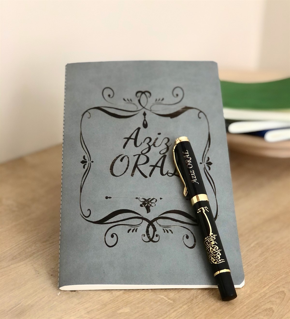  Kişiye Özel Gri Deri Defter Giftmoda Ko-Deri-Defter-1-Kalem-Gri
