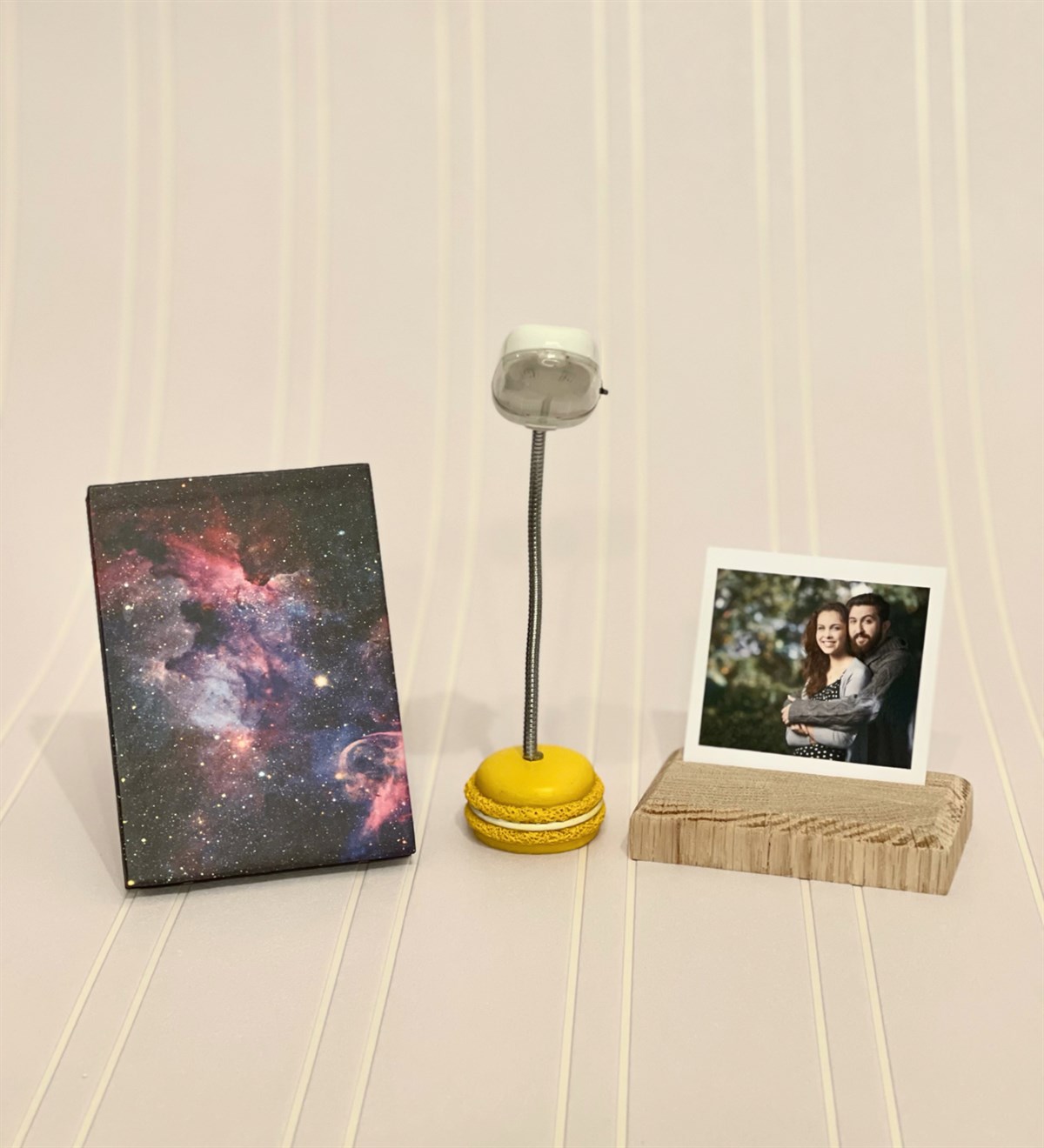  Kişiye Özel Space Mini Albüm Ahşap Fotoğraf Tutucu Ve Makaron Gece Lambası SetGiftmodaGmhs100079