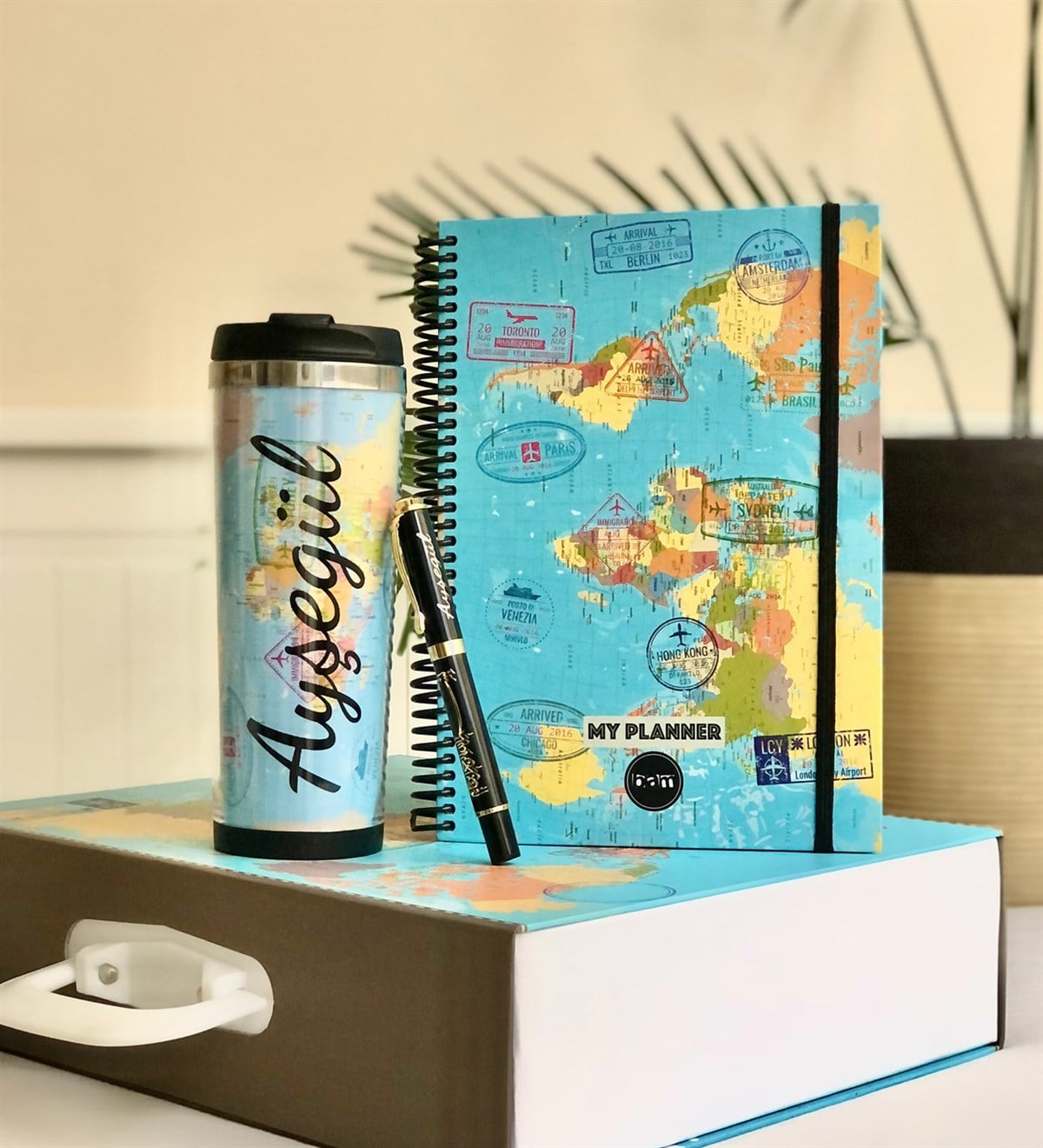 Kişiye Özel Travel Tasarımlı Özel Kutulu Hediye Seti GiftmodaTravel-Mug-Bes 