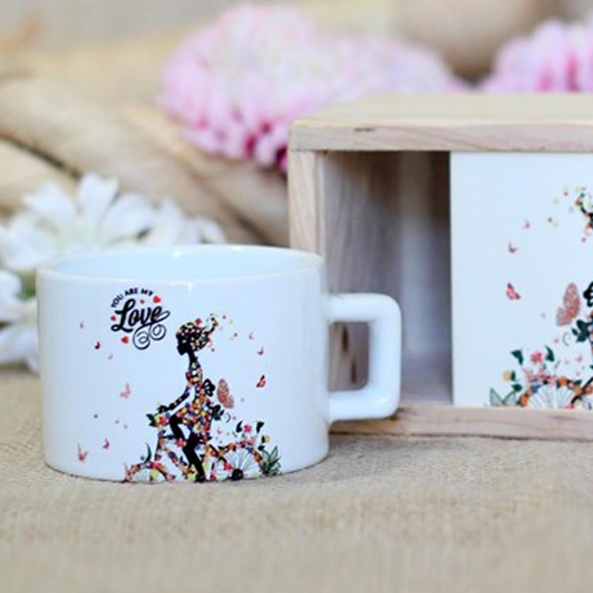 Ahşap Kutusunda Love Tasarımlı Kupa BardakMarkasızGM00010