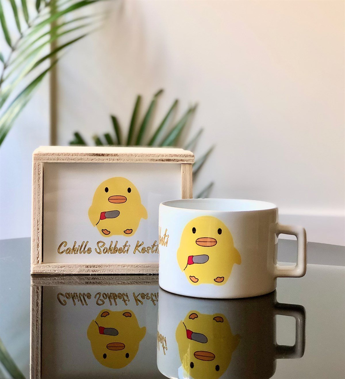 Cahille Sohbeti Kesen Civciv Tasarımlı Kutulu KupaGiftmodaCahil-Civciv-Kutulu-Kupa