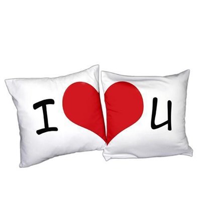Çiftlere Özel Kalpli Harf Yastık