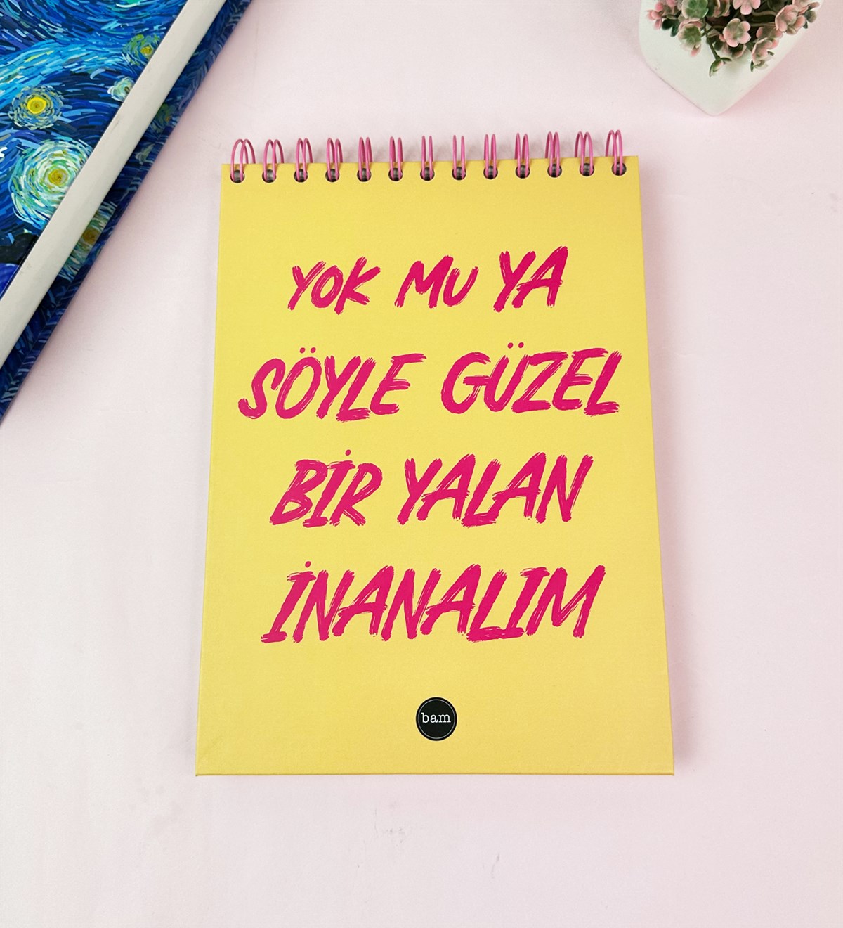 Yok Mu Ya Şöyle Güzel Bir Yalan Tasarımlı Üstten Spiralli DeftergiftmodaGmd100654